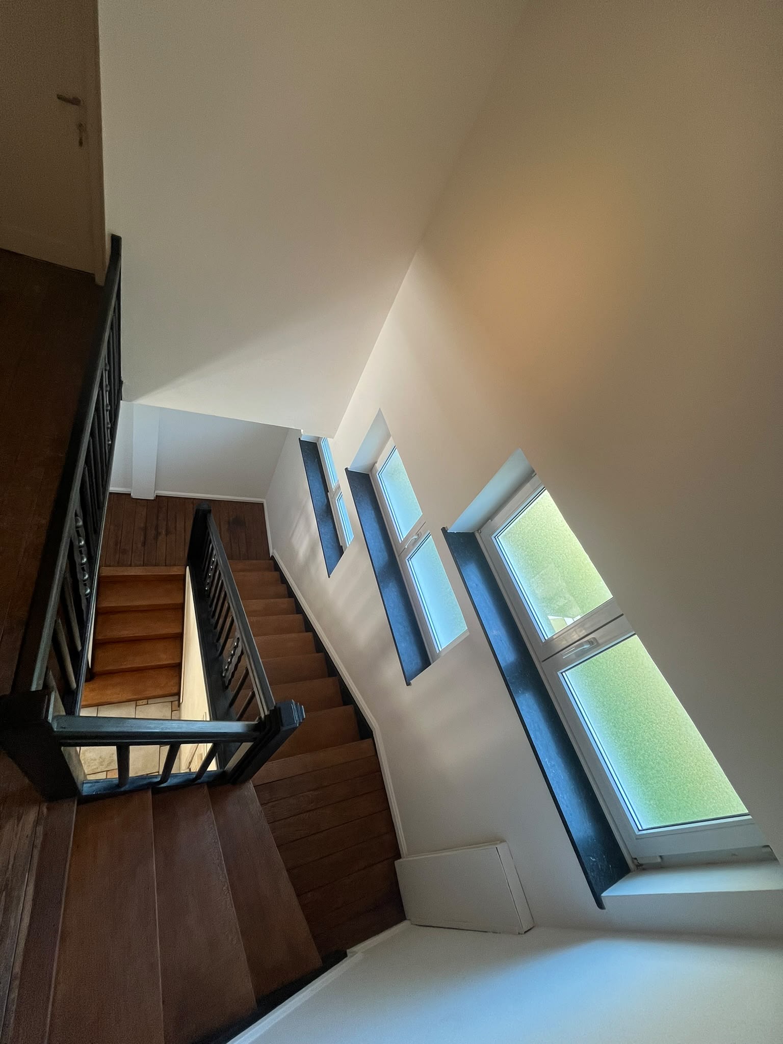 Cage d'escalier rénovée par Novareno
